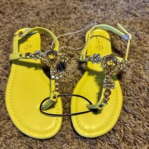 NWT London Rag yellow sandals with yellow rhinestone embellishments so ze 7